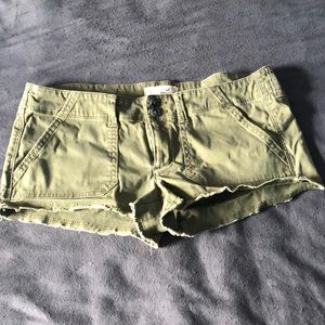 camo/army green hollister short shorts